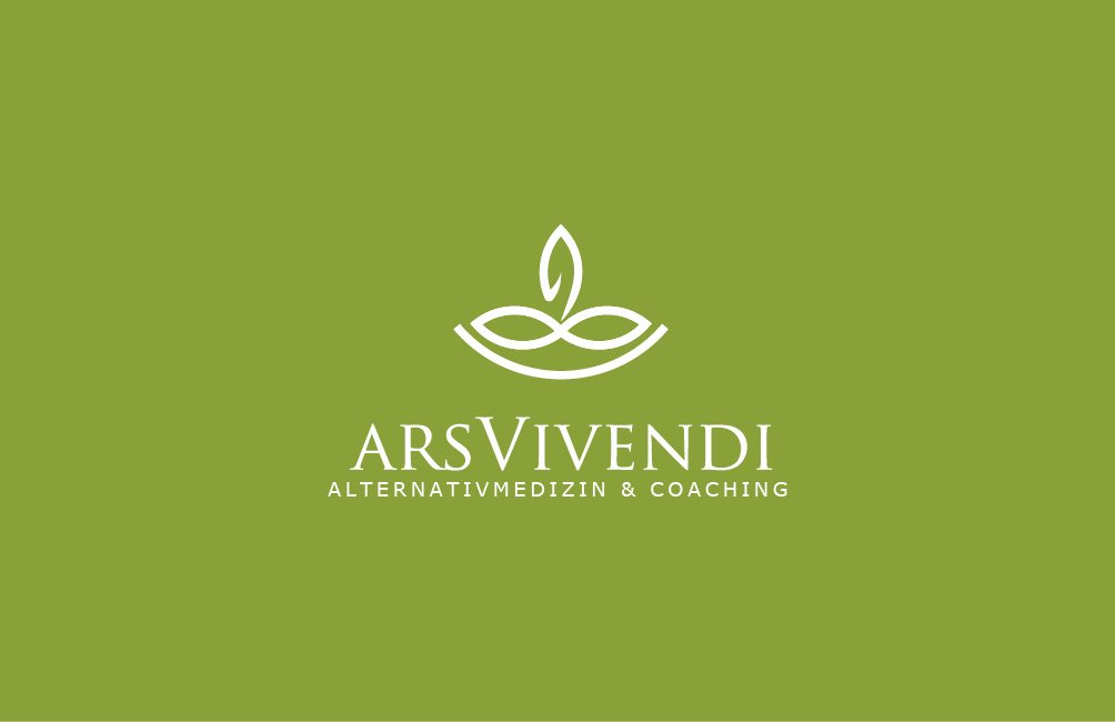 Schriftzug ArsVivendi mit Blume und grünem Hiintergrund